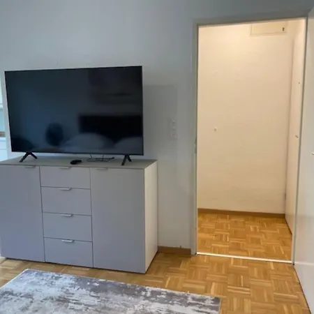 Practical And Cozy - Art 6 Zürih